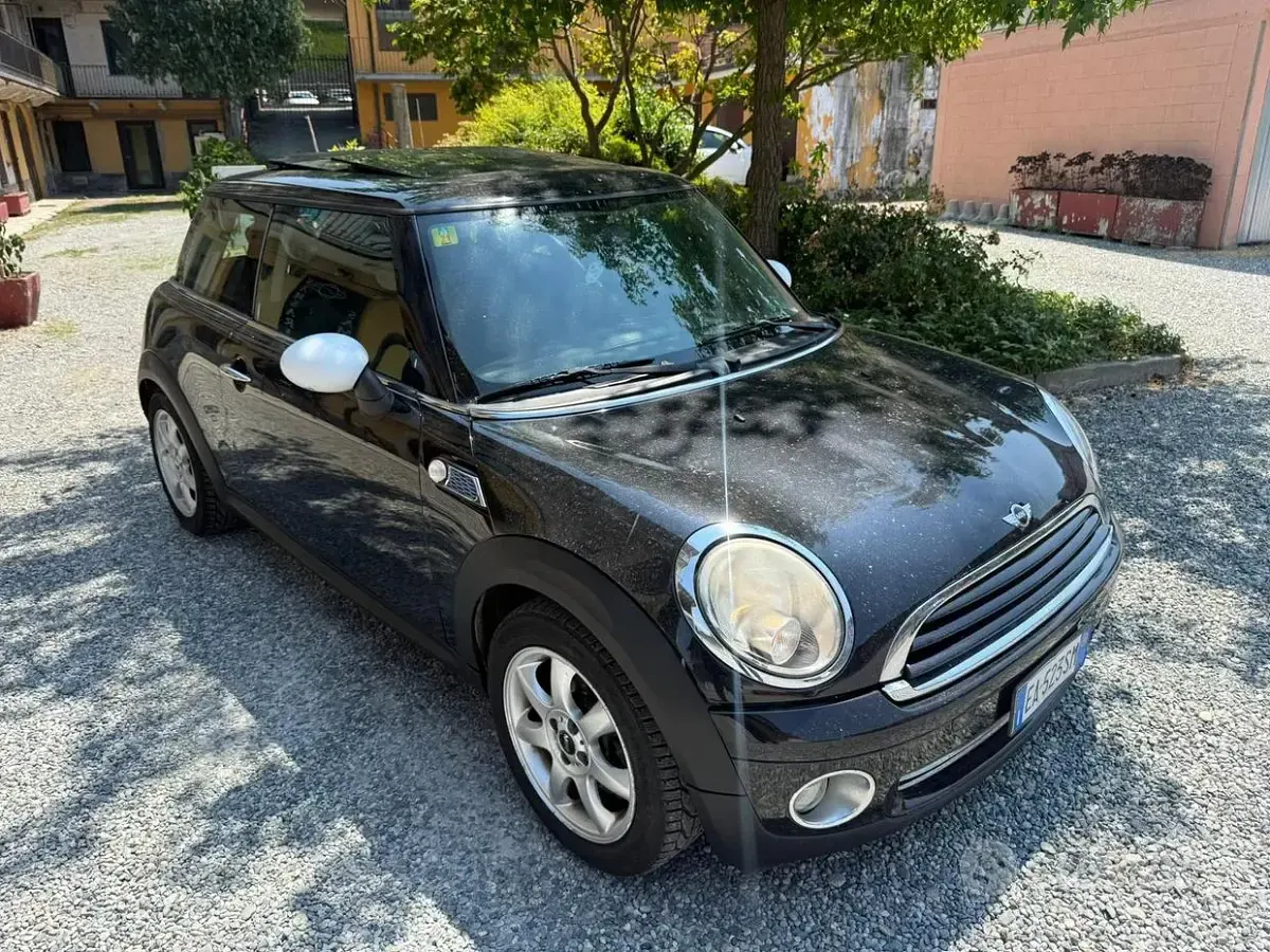Usata Mini Cooper 122 CV (89 kW) 2010 Nero Utilitaria