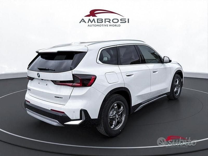 Usata BMW iX1 xLine 150 kW (204 CV) 2025 Alpin white pastello SUV