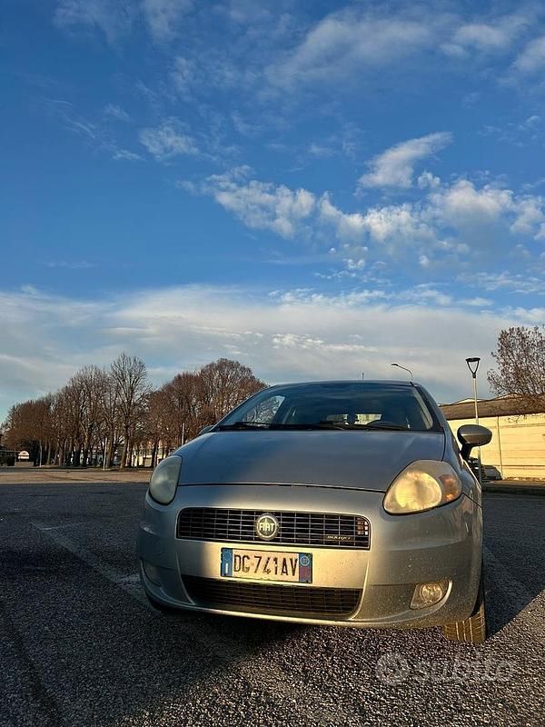 Usata Fiat Punto 65 CV (47 kW) 2007 Grigio Utilitaria