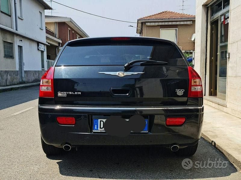 Usata Chrysler 300C 218 CV (160 kW) 2006 Nero Station wagon