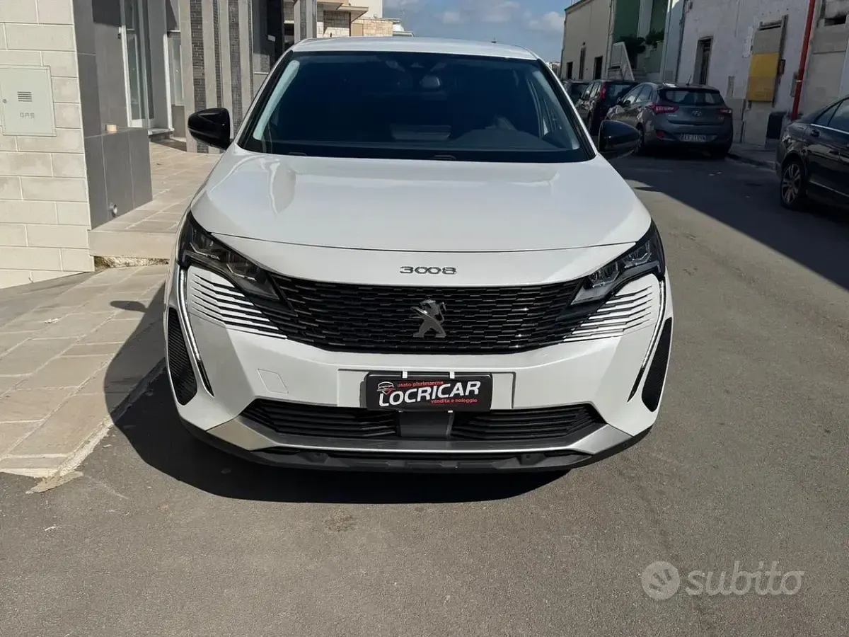 Usata Peugeot 3008 Allure 131 CV (96 kW) 2022 Bianco SUV
