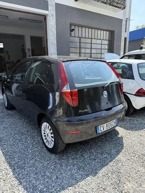 Usata Fiat Punto 60 CV (44 kW) 2005 Utilitaria