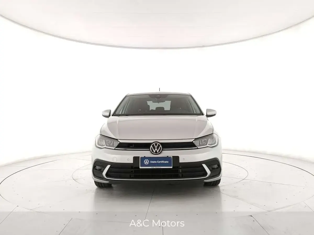 Usata VW Polo Life 95 CV (69 kW) 2023 Argento Utilitaria