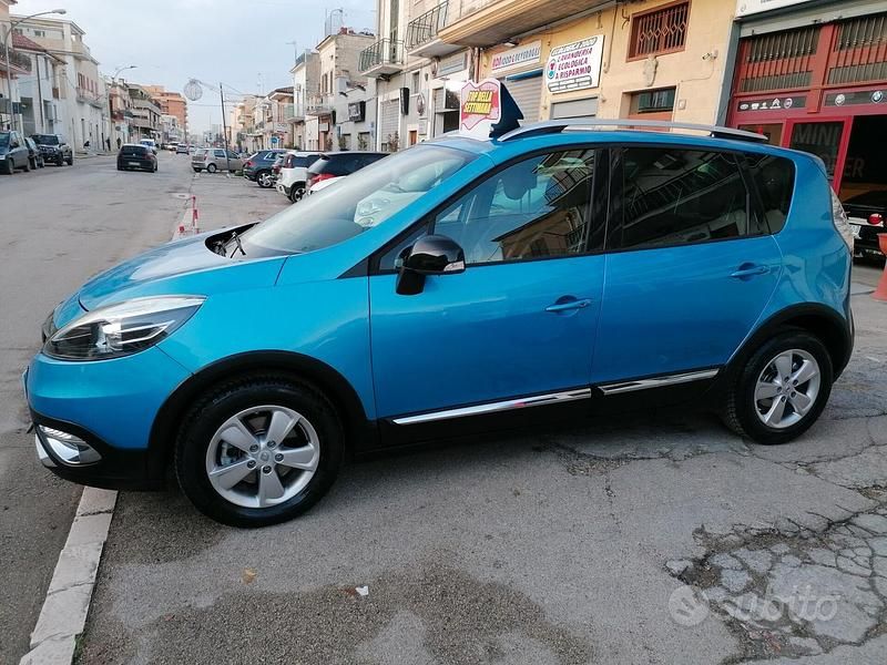 Usata Renault Scénic III XMOD 110 CV (80 kW) 2015 Blu Monovolume