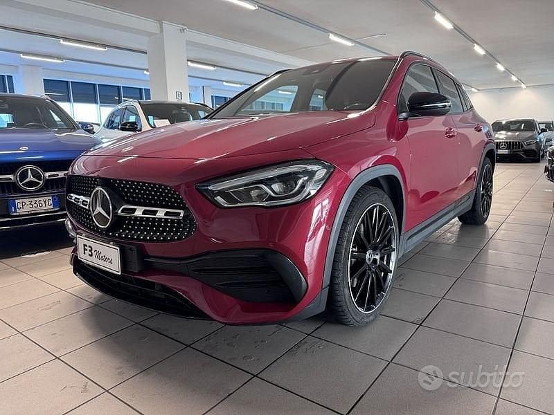 Usata Mercedes GLA200 Premium 150 CV (110 kW) 2023 Rosso SUV