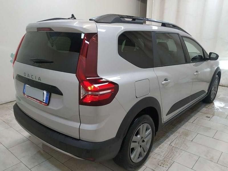 Usata Dacia Jogger Comfort 100 CV (73 kW) 2022 Grigio Monovolume