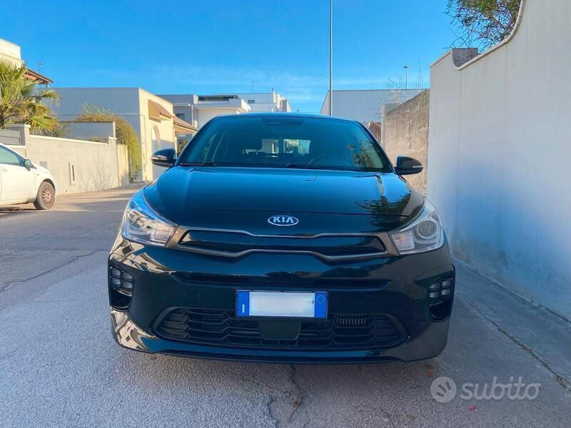 Usata Kia Rio GT-Line 120 CV (88 kW) 2021 Nero Berlina