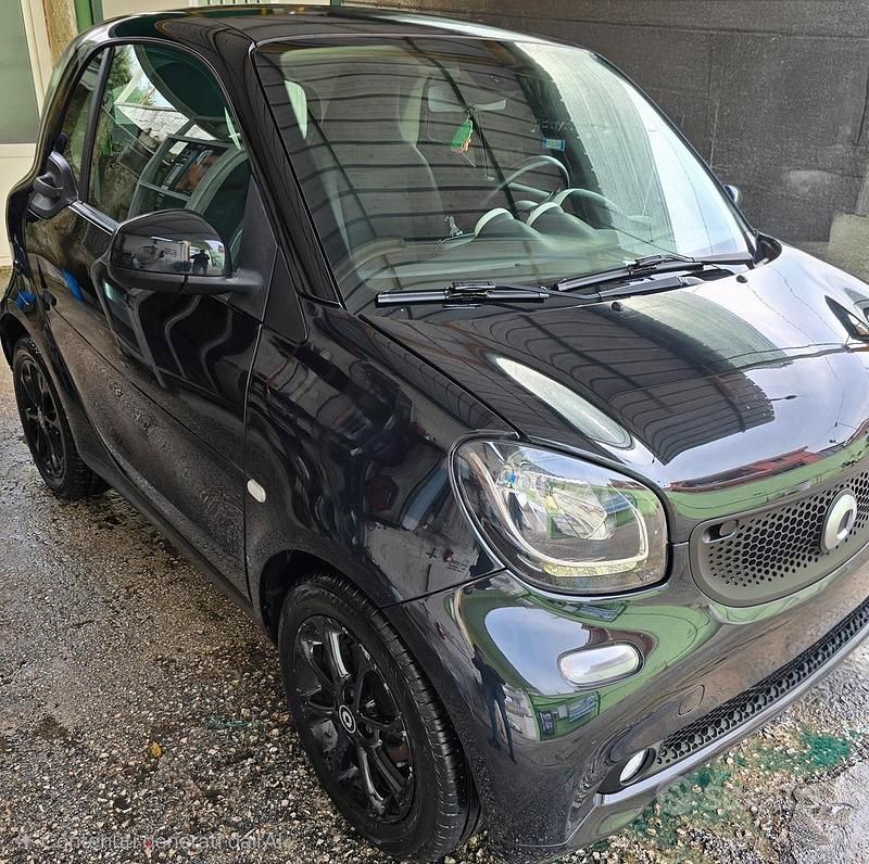 Usata Smart ForFour 71 CV (52 kW) 2016 Nero Utilitaria