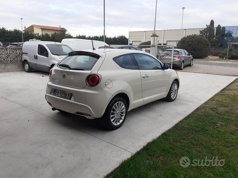 Second-hand Alfa Romeo MiTo Impression 85 CP (62 kW) 2014 Alb Hatchback