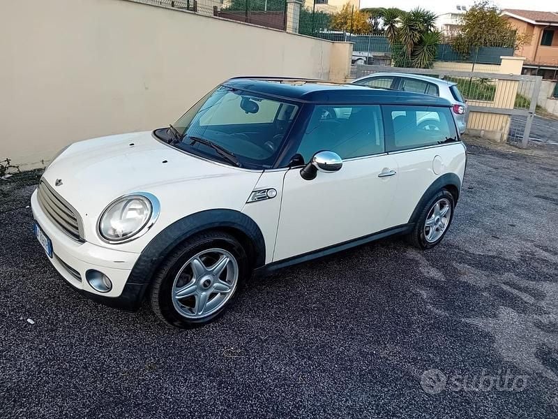 Bianco Usata 2011 Mini Cooper Clubman Station wagon | 4200 € (Super prezzo) - Immagine 1/4