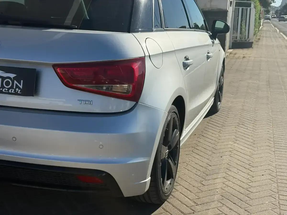 Gebraucht Audi A1 Admired 90 PS (66 kW) 2013 Grau Kleinwagen