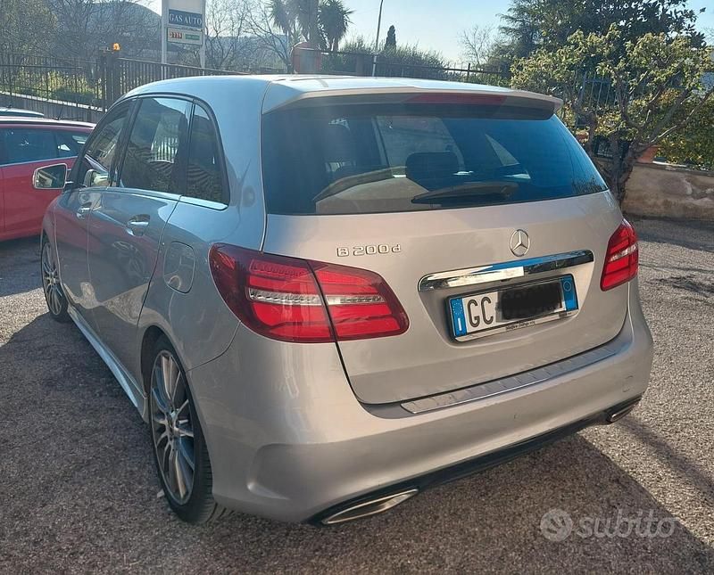Usata Mercedes B200 Edition 136 CV (100 kW) 2019 Grigio Utilitaria