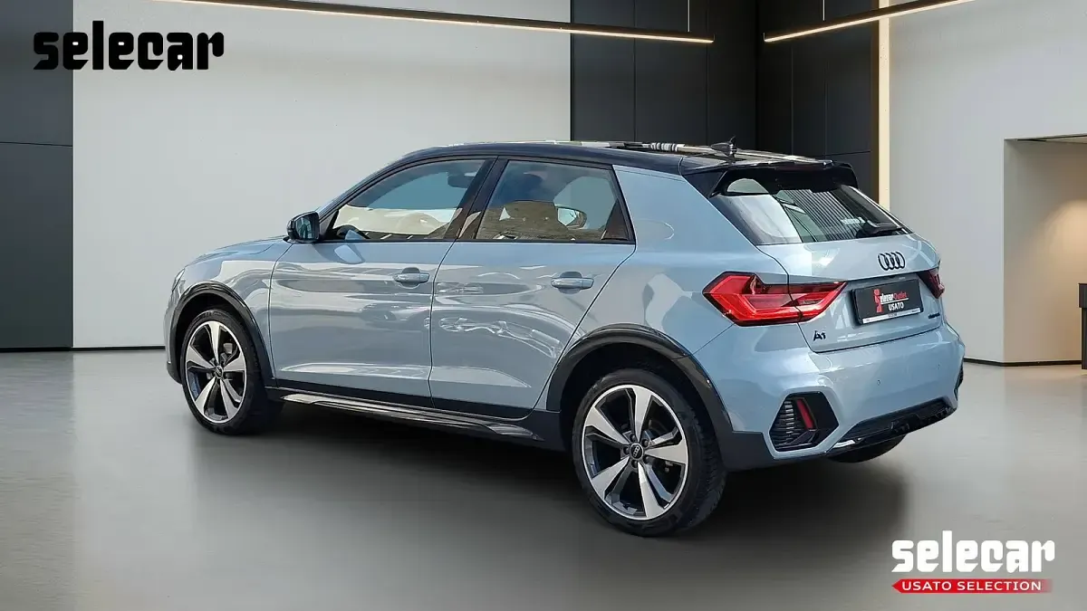 Usata Audi A1 Ambiente 116 CV (85 kW) 2024 Grigio freccia perla SUV