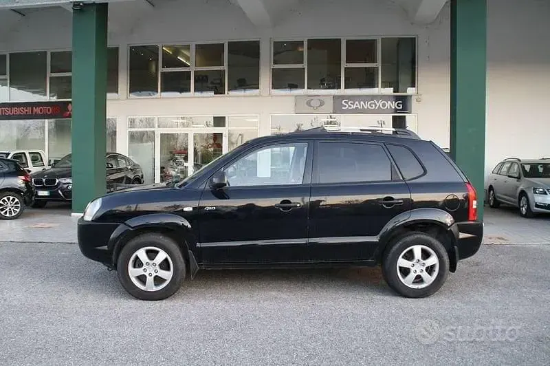 Second-hand Hyundai Tucson Dynamiq 112 CP (82 kW) 2004 Negru SUV