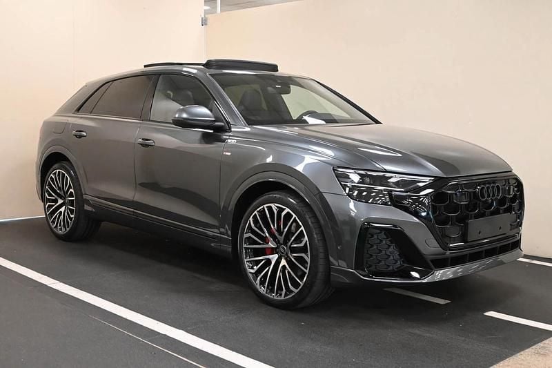 Grigio Nuova 2025 Audi Q8 e-tron Sport SUV | 99.000 € - Immagine 1/4