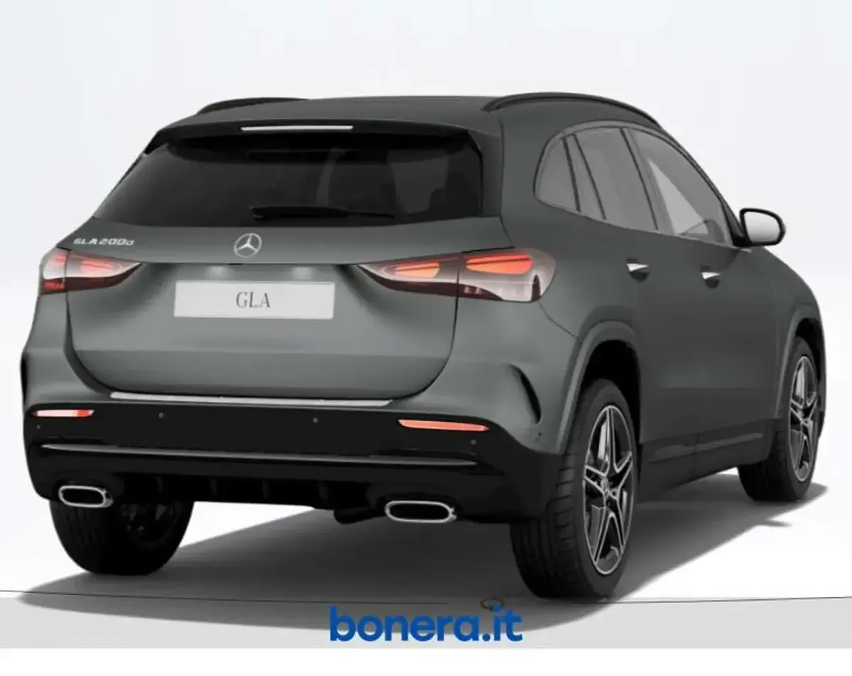 Nuova Mercedes GLA200 AMG line 150 CV (110 kW) 2026 Grigio montagna magno manufakt SUV