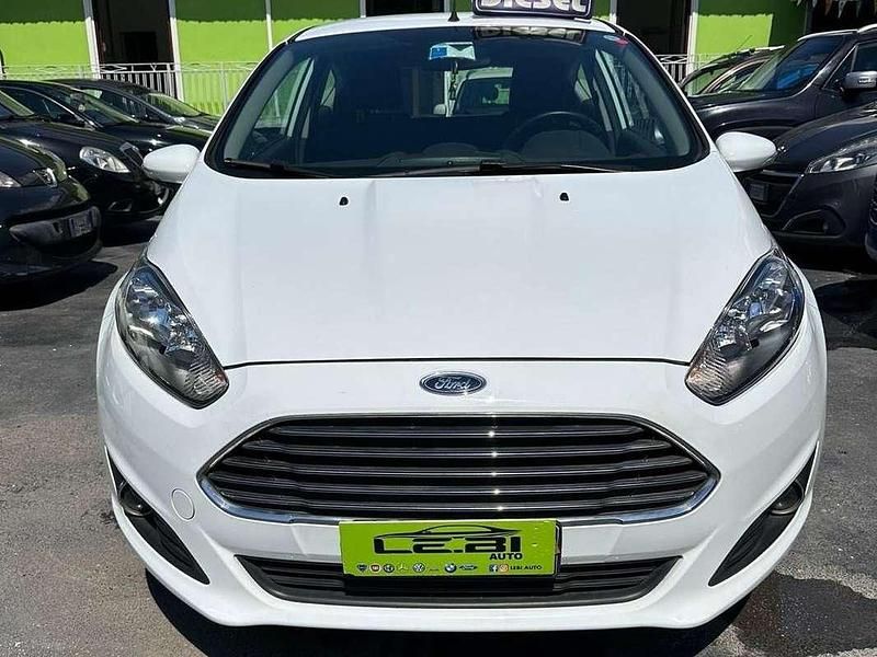 Bianco Usata 2014 Ford Fiesta Titanium Due volumi | 5499 € (Super prezzo) - Immagine 1/4