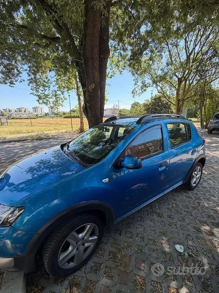 Usata Dacia Sandero Stepway 90 CV (66 kW) 2015 Bluazzurro Berlina