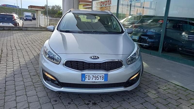 Usata Kia Ceed Sportswagon Active 110 CV (80 kW) 2016 Argento Station wagon