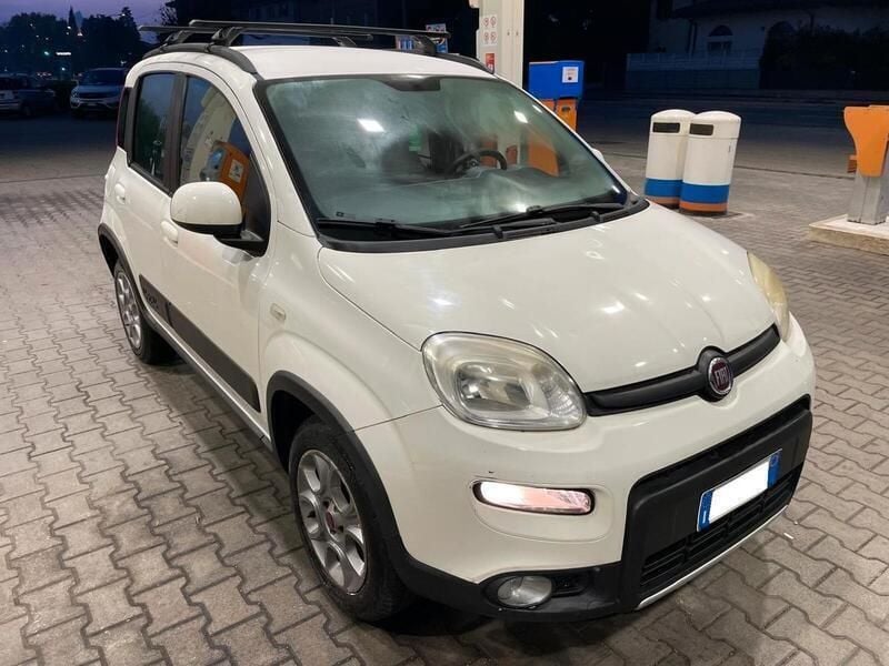 Usata Fiat Panda 4x4 S 75 CV (55 kW) 2012 Bianco Utilitaria