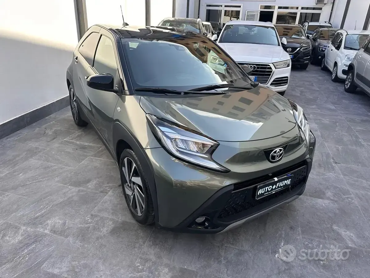 Usata Toyota Aygo X Lounge 72 CV (52 kW) 2022 Verde SUV