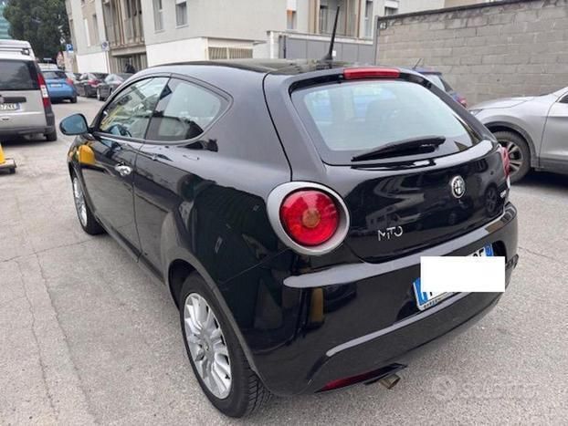 Usata Alfa Romeo MiTo 77 CV (56 kW) 2016 Nero Utilitaria