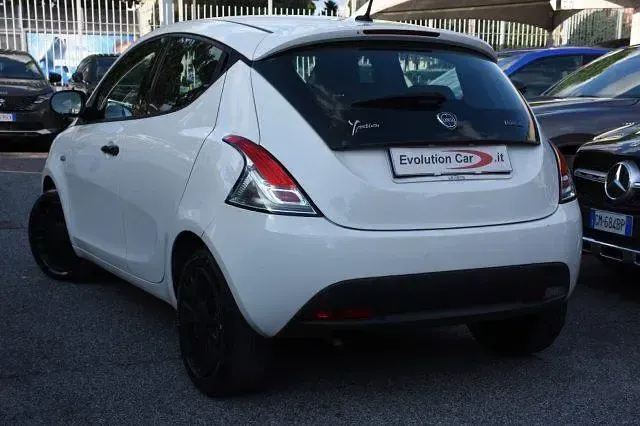 Usata Lancia Ypsilon S 69 CV (50 kW) 2021 Bianco Utilitaria