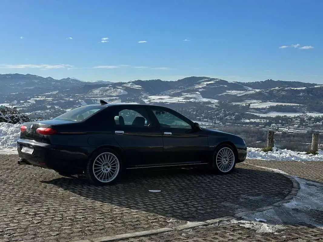 Usata Alfa Romeo 166 Distinctive 239 CV (175 kW) 2004 Nero Berlina