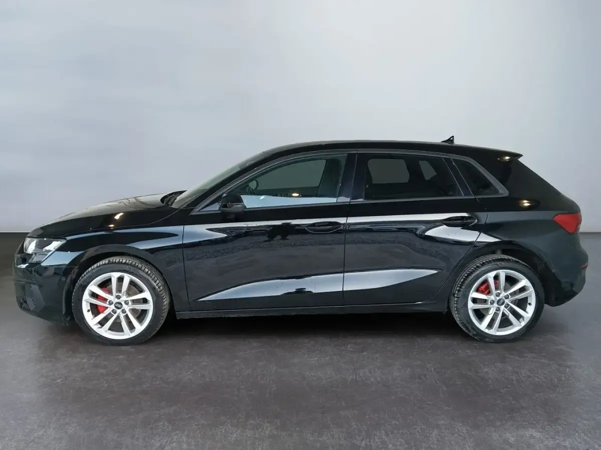 Usata Audi A3 Sportback Business 116 CV (85 kW) 2022 Nero Utilitaria