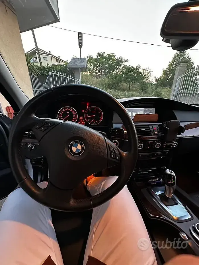 Usata BMW 530 235 CV (172 kW) 2007 Grigio Berlina
