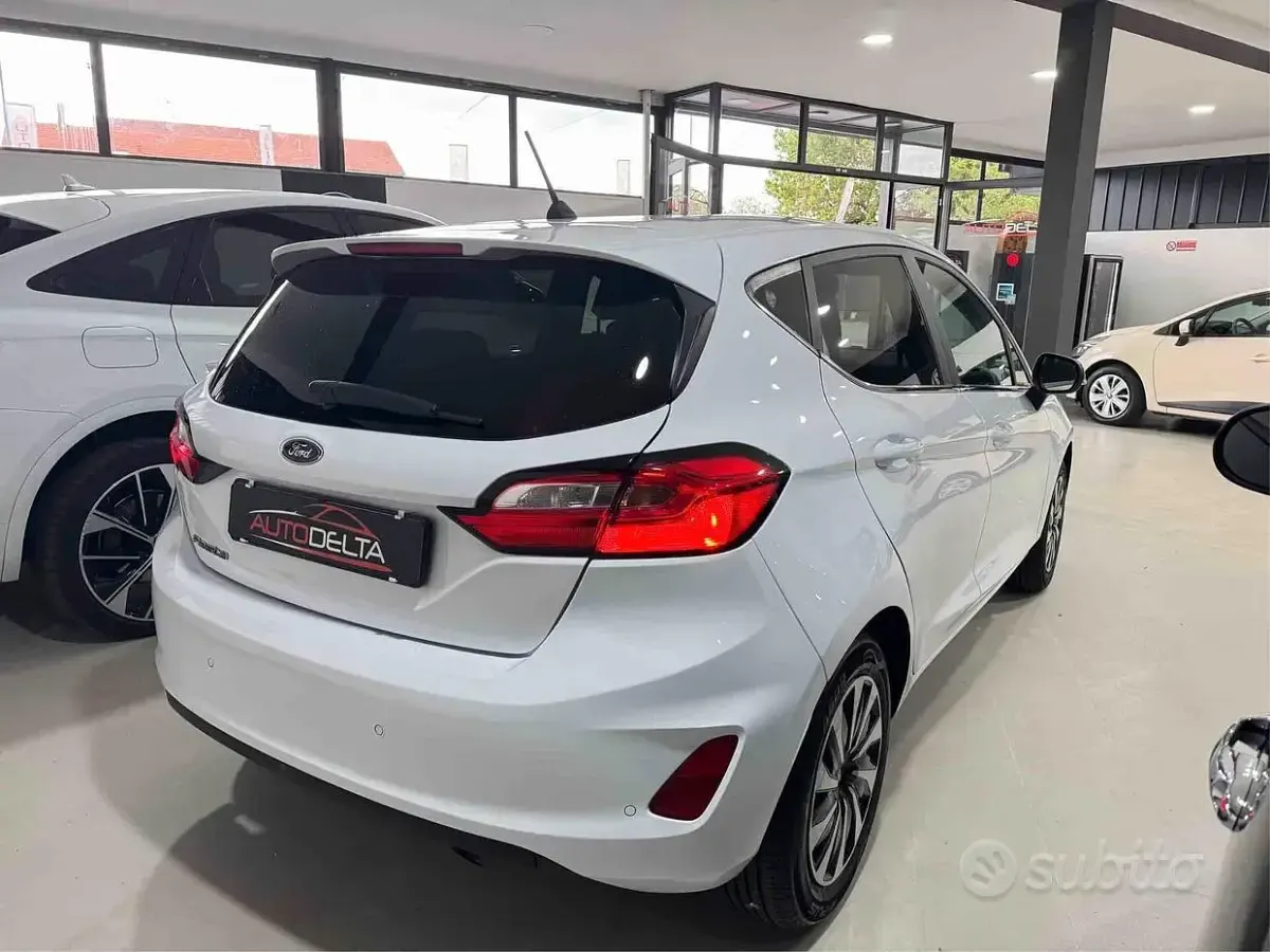 Usata Ford Fiesta Titanium 75 CV (55 kW) 2022 Bianco Utilitaria