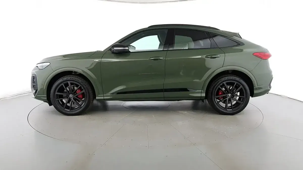Usata Audi Q5 Sportback S-Line 204 CV (150 kW) 2025 Verde distretto metallizzato SUV