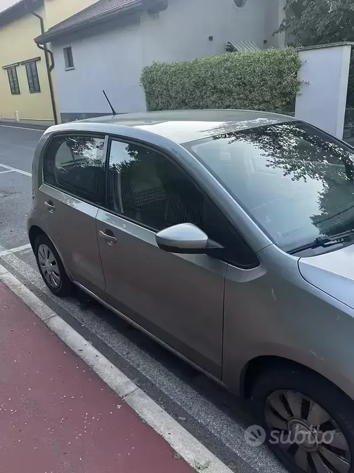 Usata VW up! 60 CV (44 kW) 2018 Grigio Utilitaria