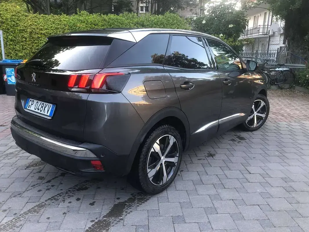 Usata Peugeot 3008 Active 131 CV (96 kW) 2023 Grigio SUV