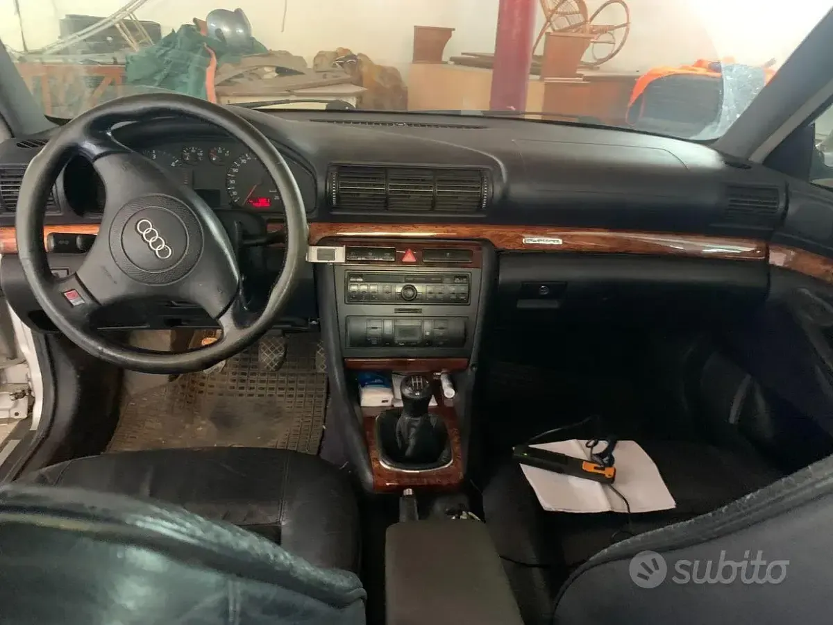 Usata Audi A4 2000 Grigio Berlina