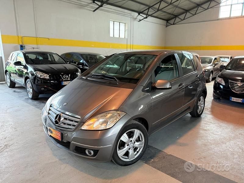 Usata Mercedes A160 95 CV (69 kW) 2011 Grigio Berlina