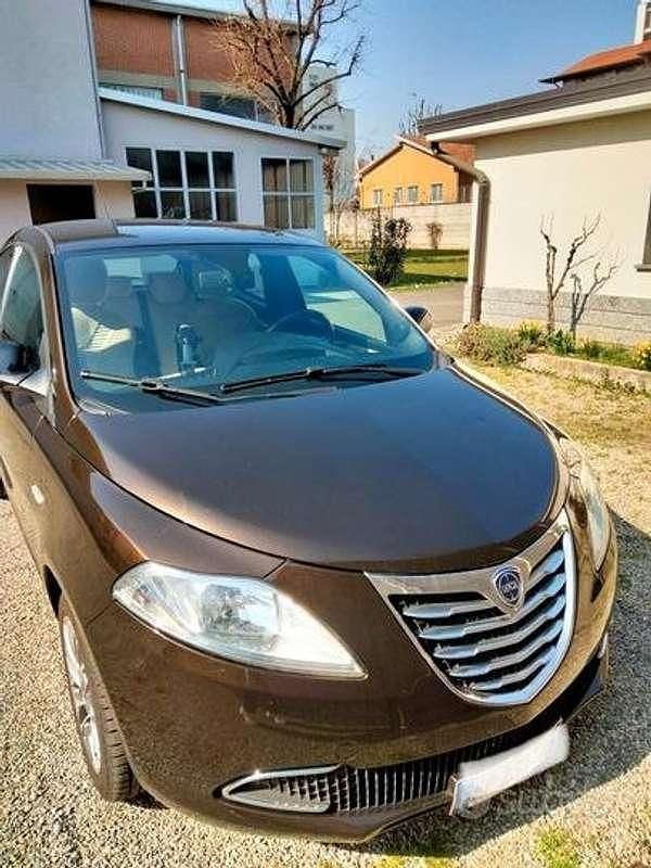 Marrone Usata 2013 Lancia Ypsilon Gold Due volumi | 6000 € (Buon prezzo) - Immagine 1/4