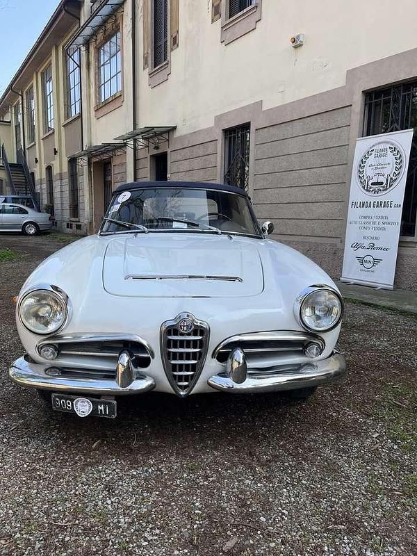 Usata Alfa Romeo Giulia Spider 91 CV (66 kW) 1963 Bianco Cabrio