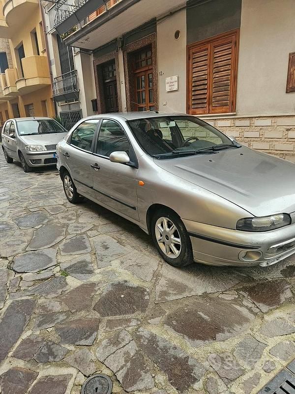 Begagnad Fiat Brava 101 HK (74 kW) 2001 Grå Halvkombi