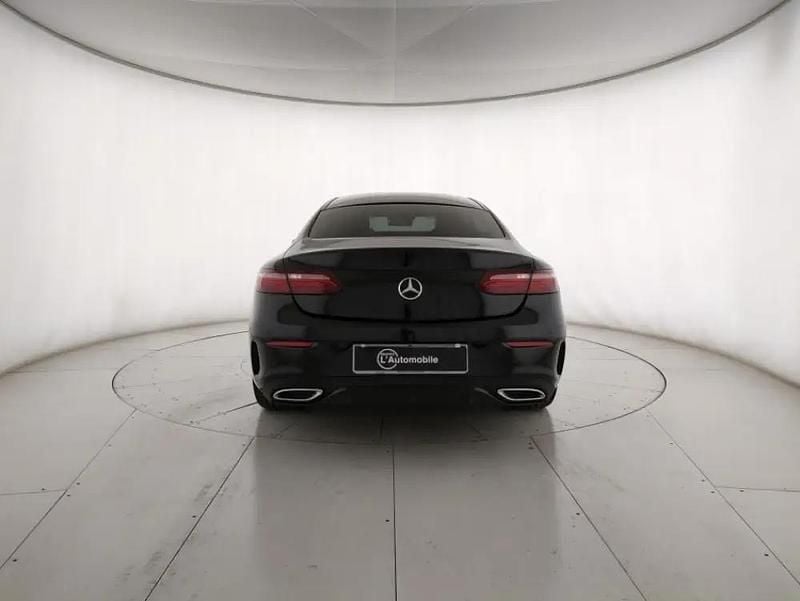 Usata Mercedes E400 Premium Plus 330 CV (242 kW) 2021 Nero Coupé