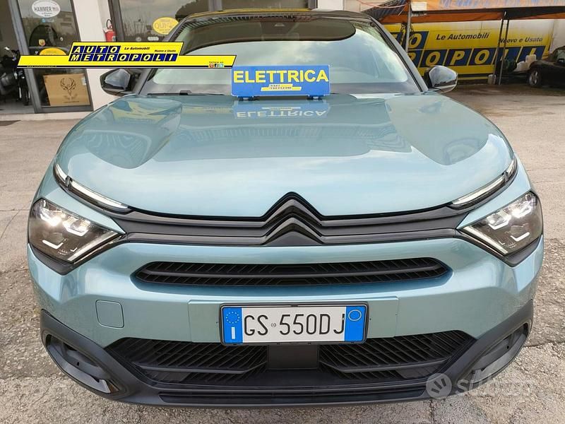 Usata Citroën e-C4 Feel 100 kW (136 CV) 2024 Verde Berlina