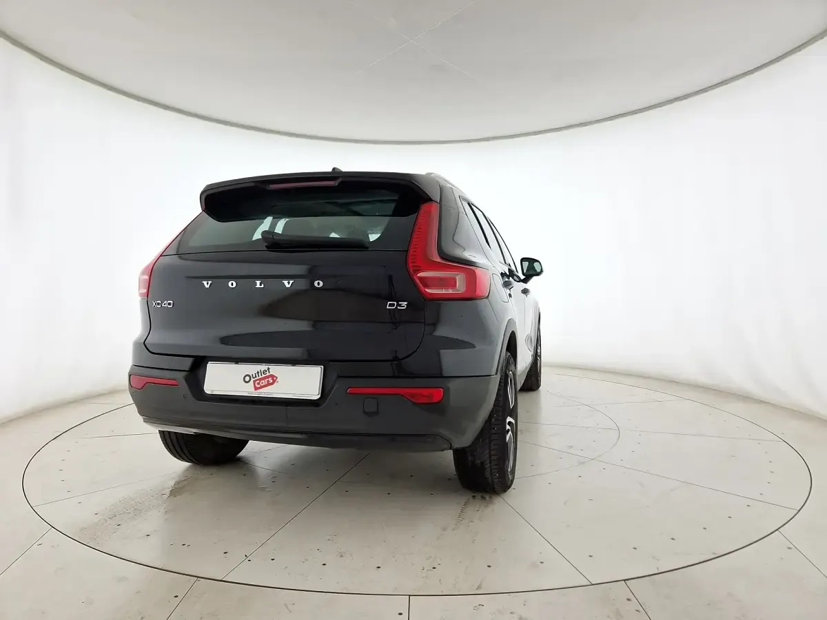 Usata Volvo XC40 Momentum 150 CV (110 kW) 2018 Nero SUV
