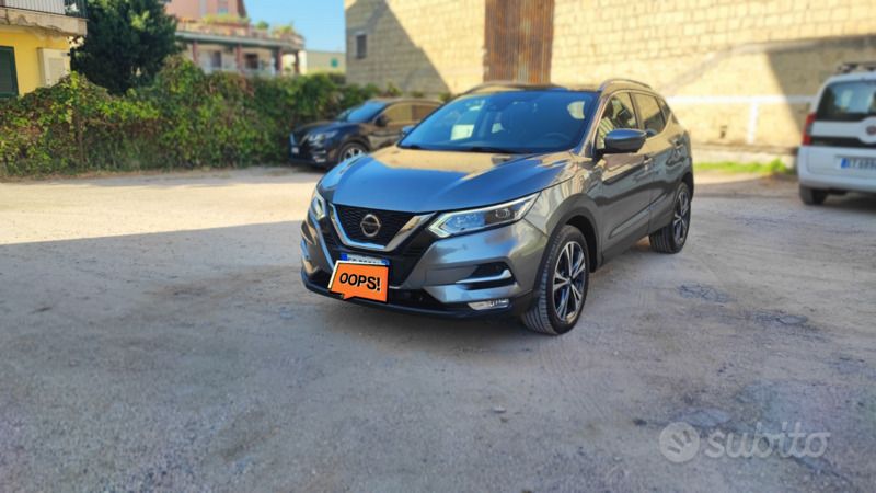 Grigio Usata 2018 Nissan Qashqai SUV | 17.300 € (Molto cara) - Immagine 1/4