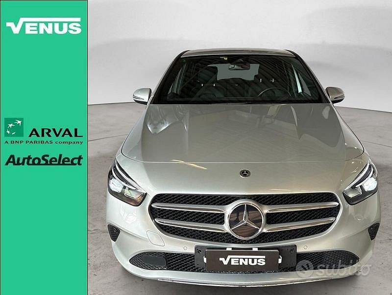 Usata Mercedes B250e 2021 Grigio Monovolume