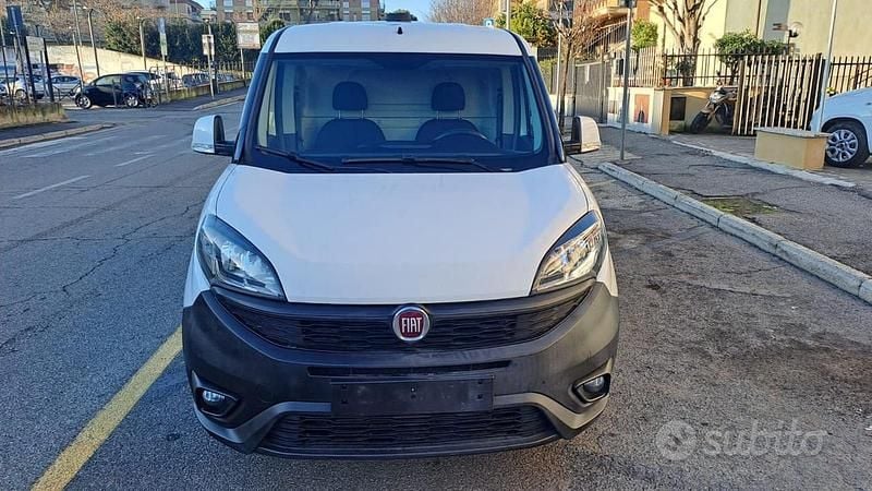 Usata Fiat Doblò 120 CV (88 kW) 2020 Bianco Monovolume
