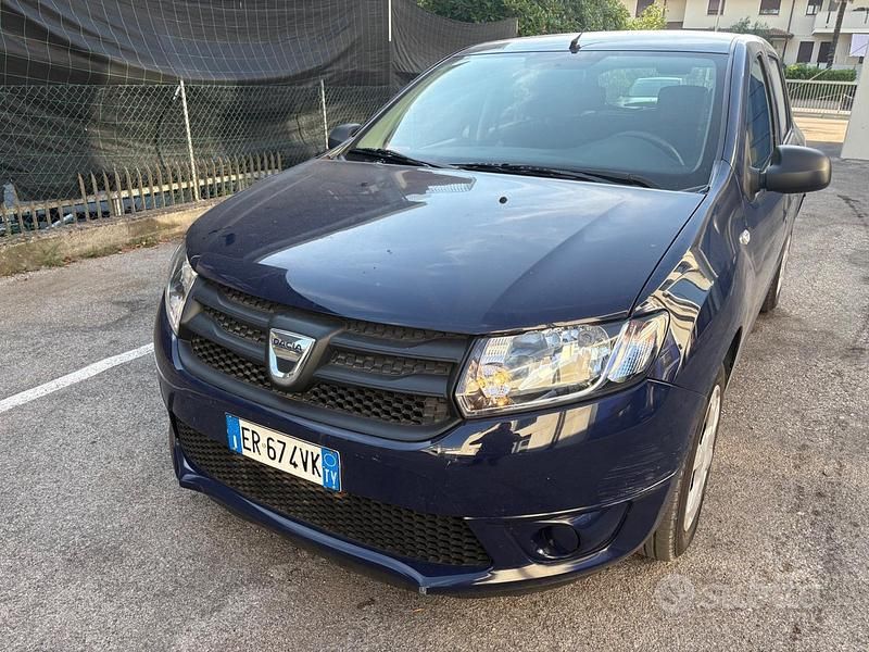 Usata Dacia Sandero Ambiance 75 CV (55 kW) 2014 Blu Berlina