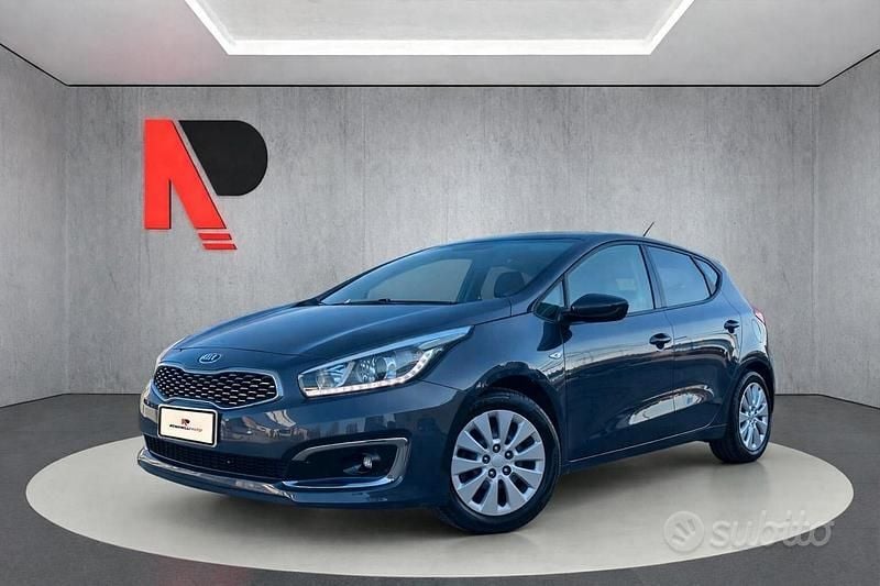 Usata Kia Ceed Active 135 CV (99 kW) 2017 Grigio Utilitaria