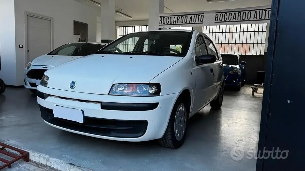 Usata Fiat Punto 80 CV (58 kW) 2002 Bianco Utilitaria