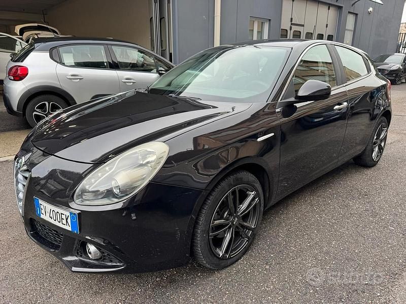 Other Usata 2014 Alfa Romeo Giulietta Distinctive Tre volumi | 5900 € (Ottimo prezzo) - Immagine 1/4