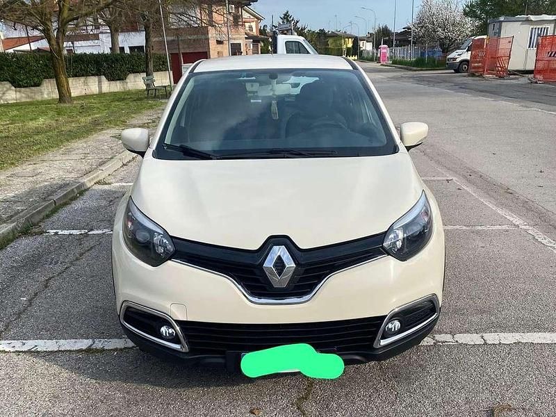Usata Renault Captur 90 CV (66 kW) 2014 Giallo SUV